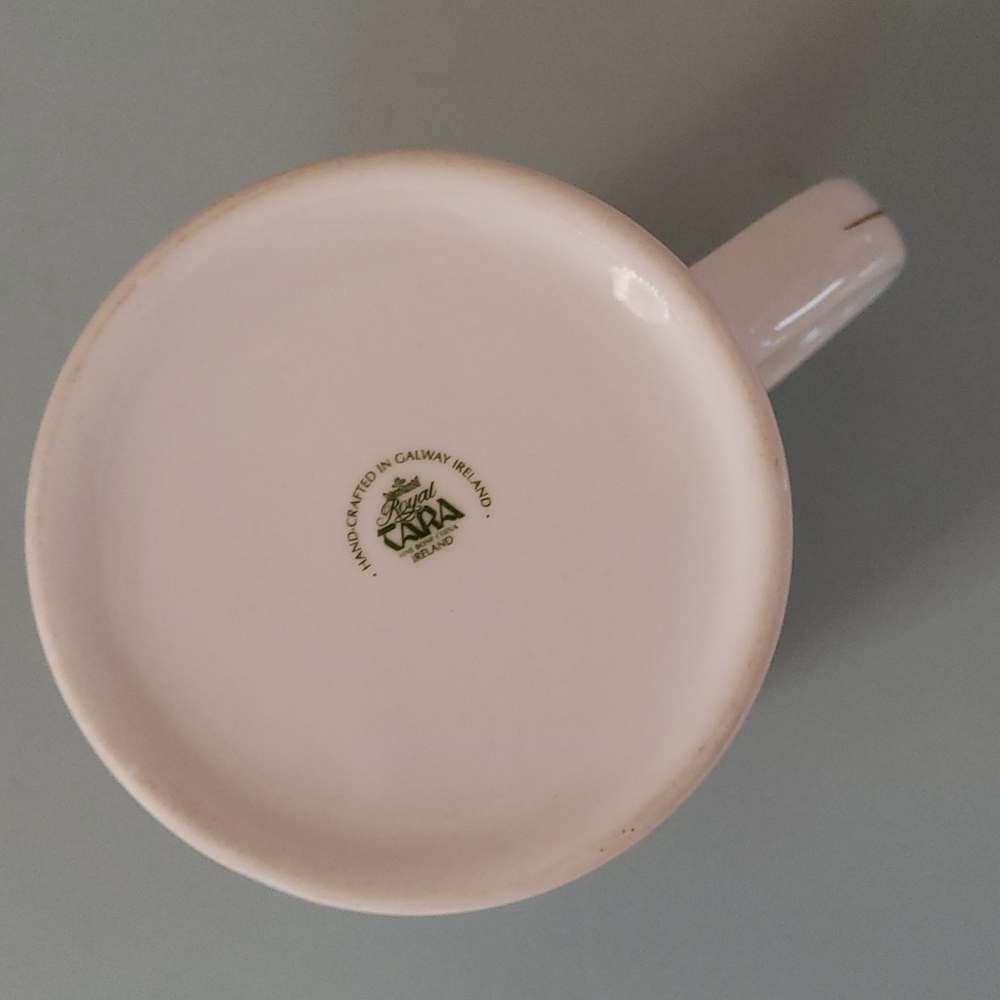 Royal Tara "Emerald Island" Fine Bone China Souvenir Mug/ Cup - Picture 6 of 7